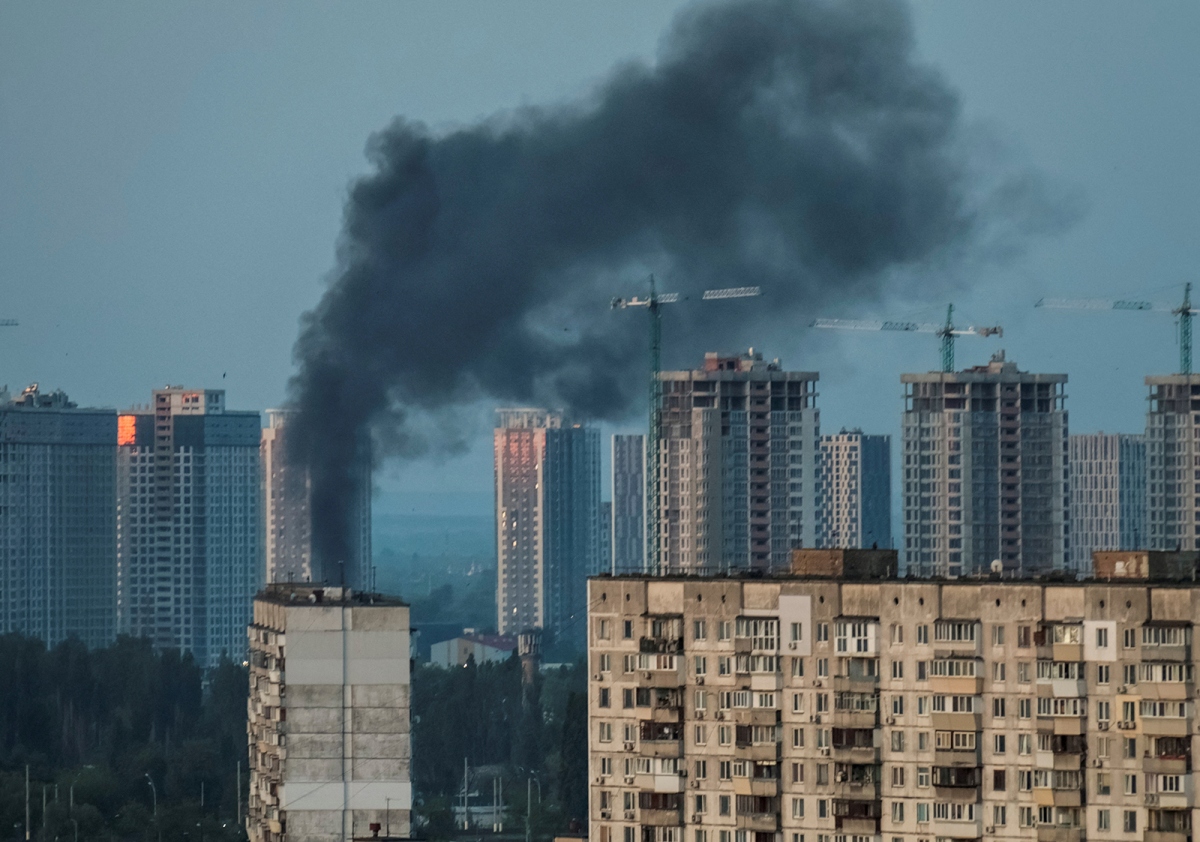 Ukraine nói Nga tấn công tên lửa vào Kiev với mức độ "chưa từng có"